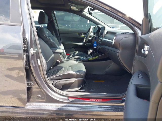 3KPF54AD9NE506607 KIA Forte Gt-line