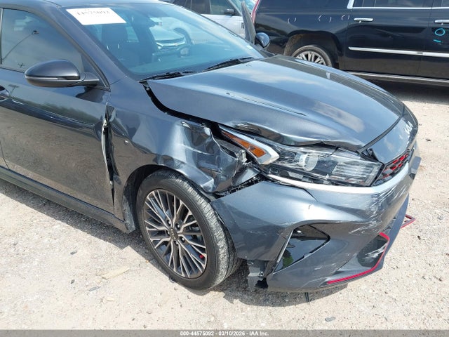 3KPF54AD9NE506607 KIA Forte Gt-line