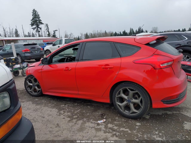 Ford FOCUS ST 2017 1FADP3L93HL348903 Image 15