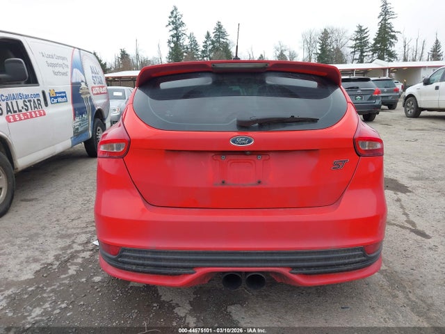 Ford FOCUS ST 2017 1FADP3L93HL348903 Image 17