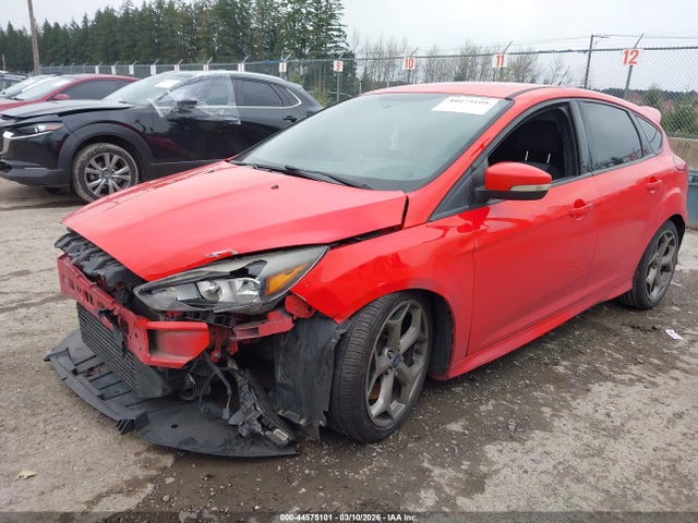 Ford FOCUS ST 2017 1FADP3L93HL348903 Image 2