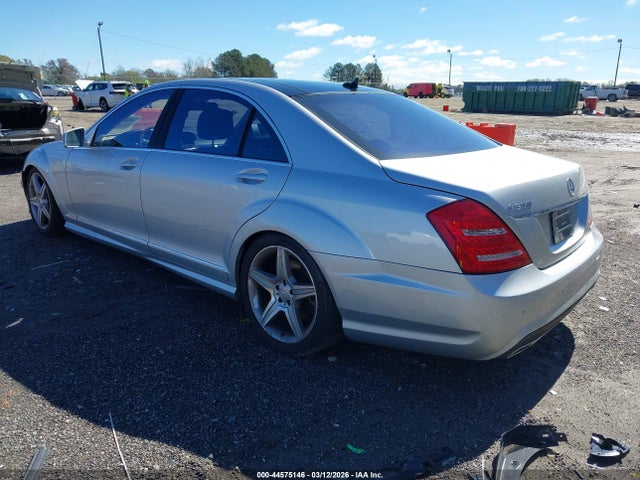 2010 MERCEDES-BENZ S 550 WDDNG7BB2AA321712 Photo 2