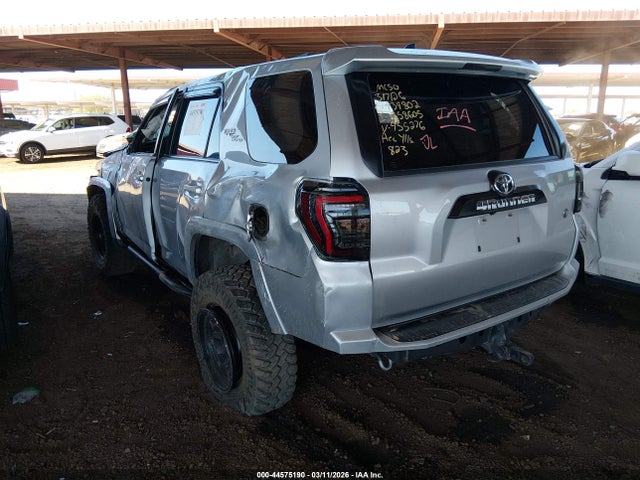 2017 TOYOTA 4RUNNER JTEBU5JRXH5455276 Photo 2