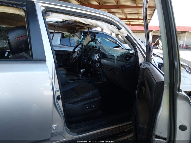 2017 TOYOTA 4RUNNER JTEBU5JRXH5455276 Photo 4