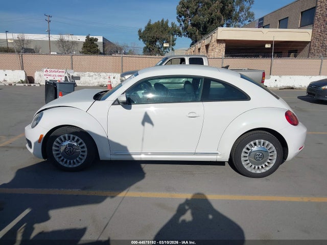 3VWJP7AT8EM615334 Volkswagen Beetle 2.5l