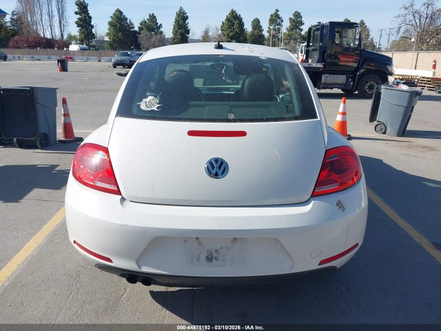3VWJP7AT8EM615334 Volkswagen Beetle 2.5l