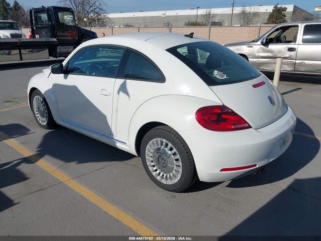 3VWJP7AT8EM615334 Volkswagen Beetle 2.5l