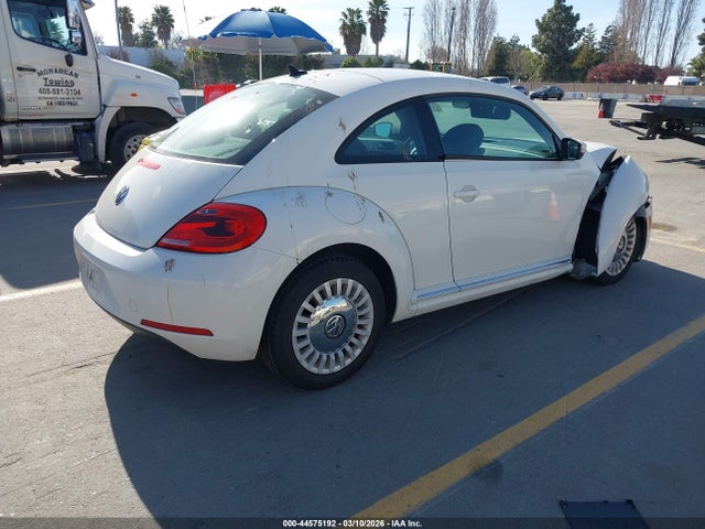 3VWJP7AT8EM615334 Volkswagen Beetle 2.5l