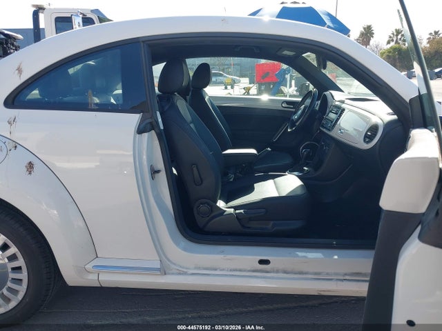 3VWJP7AT8EM615334 Volkswagen Beetle 2.5l