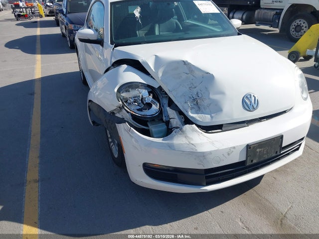 3VWJP7AT8EM615334 Volkswagen Beetle 2.5l
