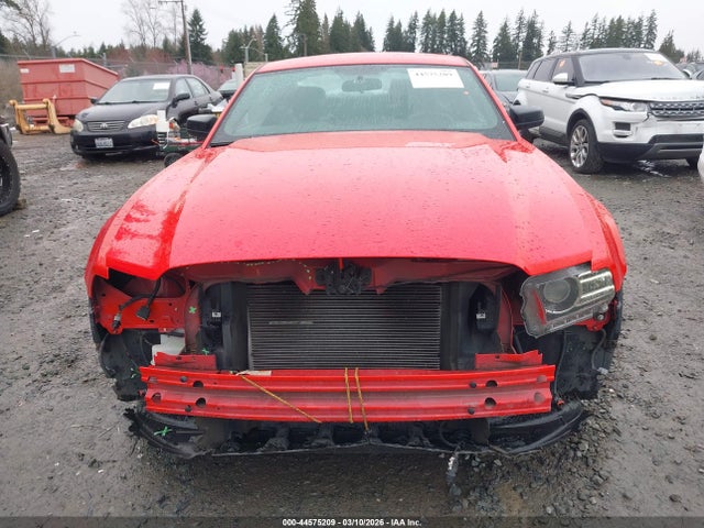 2013 Ford Mustang V6 მანქანა იყიდება აუქციონზე, vin: 1ZVBP8AM4D5208411, აუქციონის ნომერი: 44575209