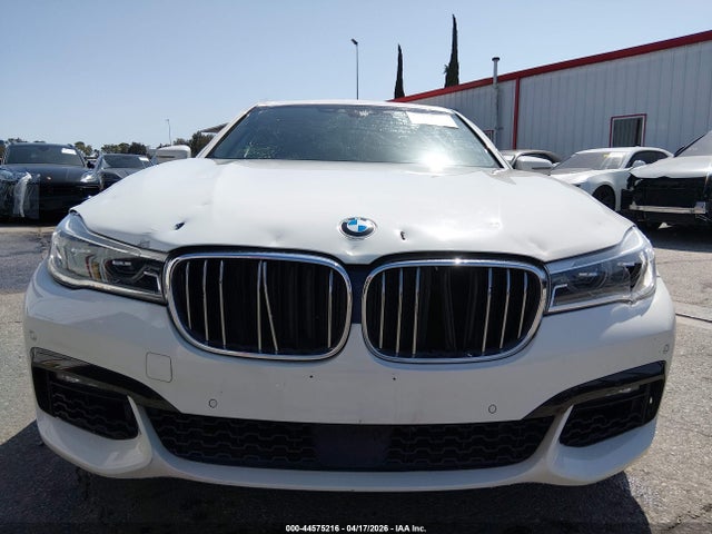 44575216 :رقم المزاد ، WBA7F0C52JGM23673 vin ، 2018 Bmw 750i مزاد بيع