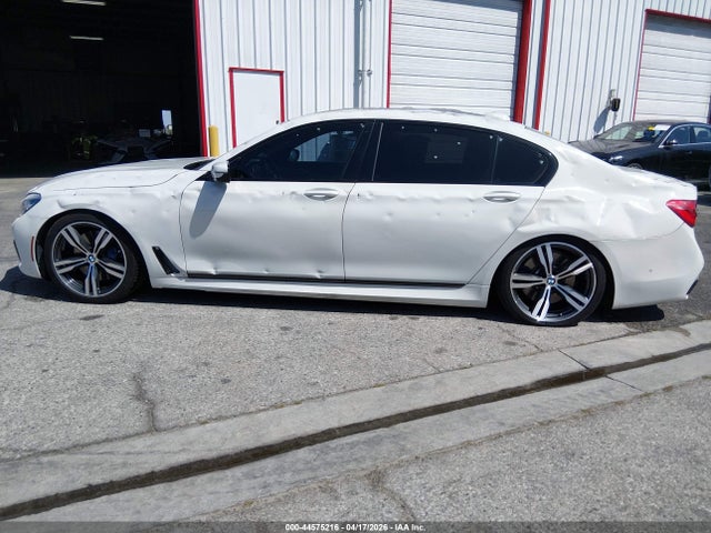 44575216 :رقم المزاد ، WBA7F0C52JGM23673 vin ، 2018 Bmw 750i مزاد بيع
