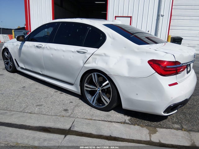 44575216 :رقم المزاد ، WBA7F0C52JGM23673 vin ، 2018 Bmw 750i مزاد بيع