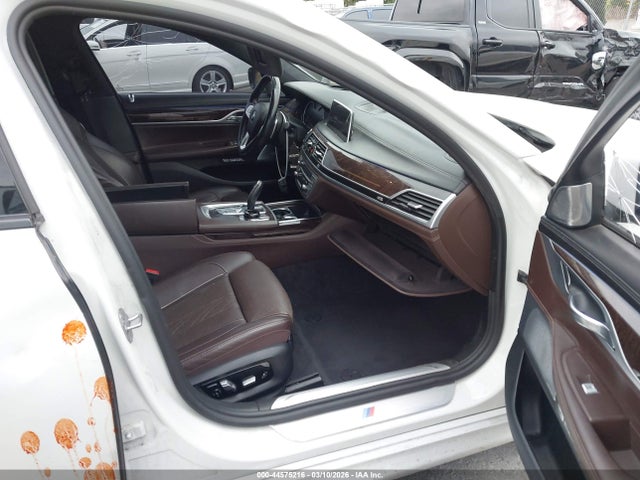 44575216 :رقم المزاد ، WBA7F0C52JGM23673 vin ، 2018 Bmw 750i مزاد بيع