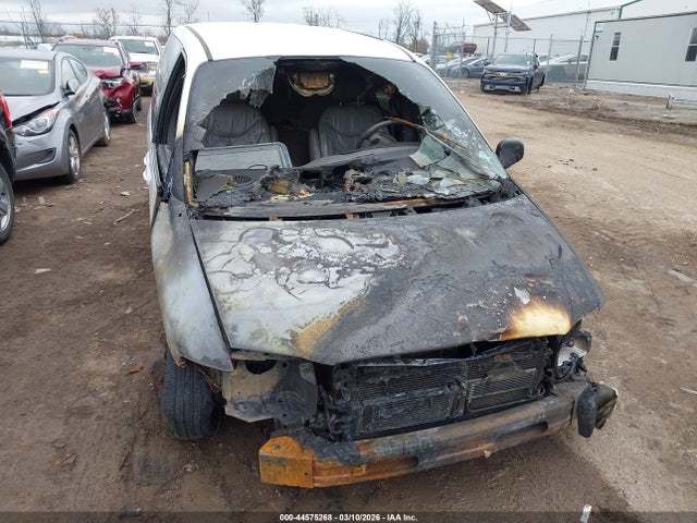 Продаж на аукціоні авто 2000 Dodge Grand Caravan Se, vin: 1B4GP44G3YB739434, номер лоту: 44575268