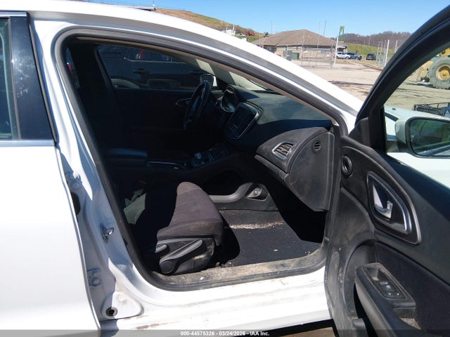 44575326 :رقم المزاد ، 1C3CCCAB5FN683979 vin ، 2015 Chrysler 200 Limited مزاد بيع