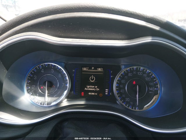 44575326 :رقم المزاد ، 1C3CCCAB5FN683979 vin ، 2015 Chrysler 200 Limited مزاد بيع