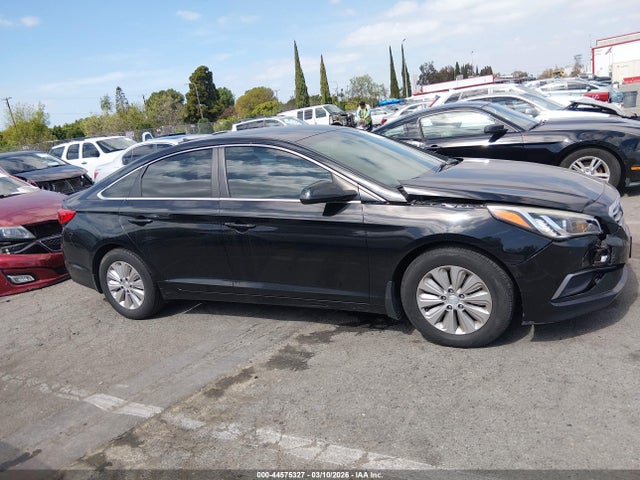 Hyundai SONATA ECO 2017 5NPE24AA0HH503248 Image 13
