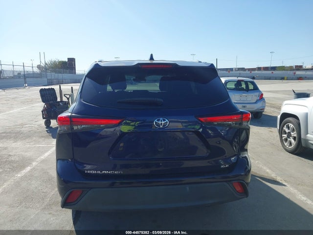 Toyota Highlander Xle 2021 5TDGZRAH9MS520780 Image 16