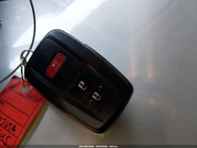 Toyota Prius Two 2017 JTDKBRFU0H3575713 Image 11