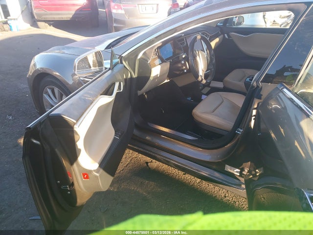 2015 TESLA MODEL S 5YJSA1E26FF102550 Photo 4