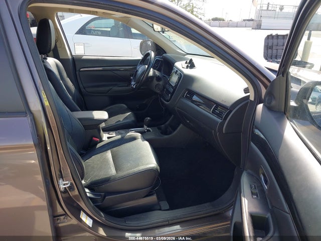 2016 MITSUBISHI OUTLANDER JA4AD3A33GZ022755 Photo 4