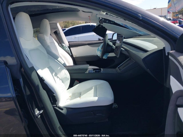 2026 TESLA MODEL Y 7SAYGDED2TF539178 Photo 4