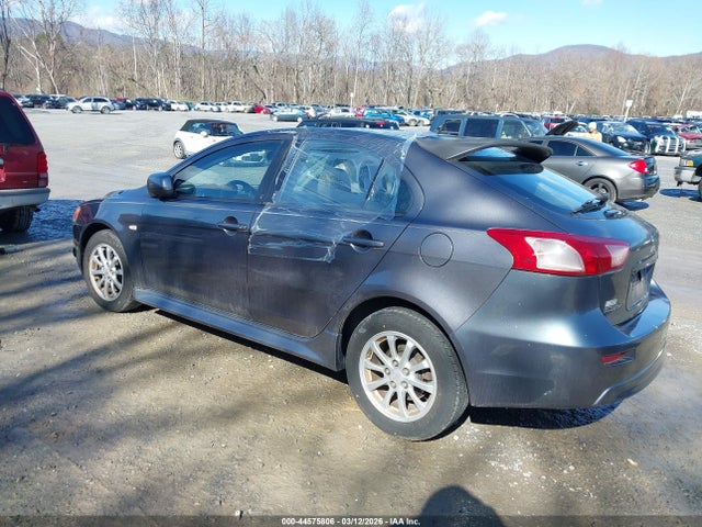 2011 MITSUBISHI LANCER SPORTBACK JA32X2HU5BU002098 Photo 2