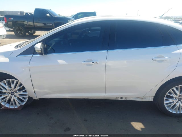 Ford Focus Titanium 2016 1FADP3J22GL274846 Image 14