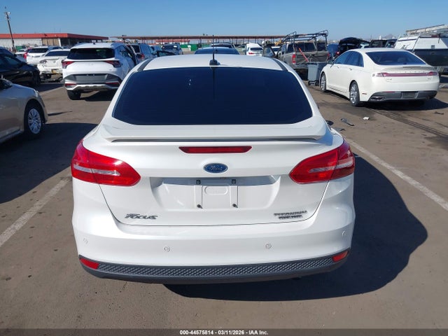 Ford Focus Titanium 2016 1FADP3J22GL274846 Image 16