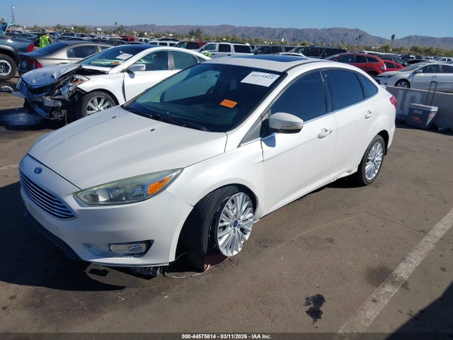 Ford Focus Titanium 2016 1FADP3J22GL274846 Image 2