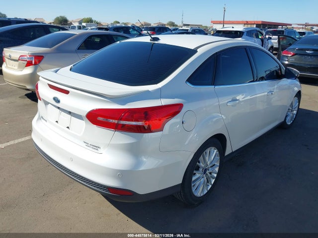 Ford Focus Titanium 2016 1FADP3J22GL274846 Image 4