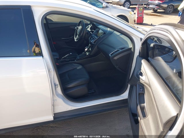 Ford Focus Titanium 2016 1FADP3J22GL274846 Image 5