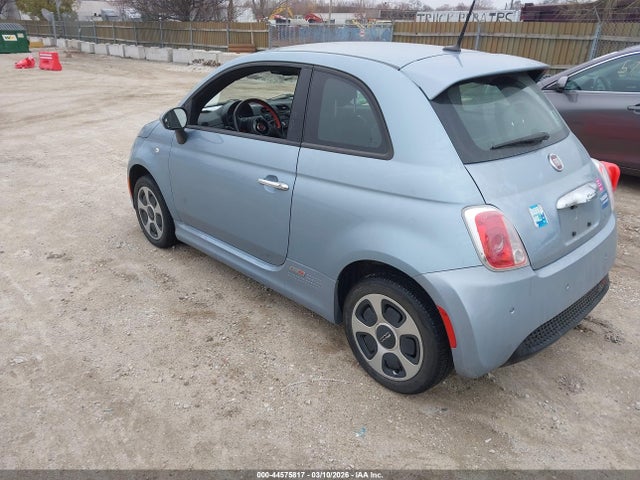 2015 FIAT 500E 3C3CFFGE3FT685398 Photo 2
