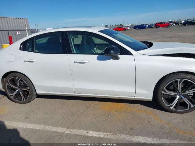 Volvo S60 B5 Ultimate Dark Theme 2024 7JRL12TM6RG303097 Image 14