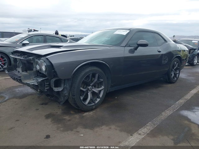 Dodge Challenger Sxt 2018 2C3CDZAG7JH225180 Image 2