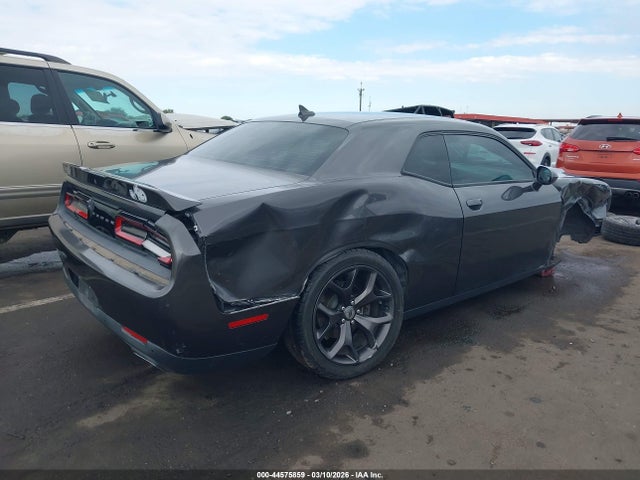 Dodge Challenger Sxt 2018 2C3CDZAG7JH225180 Image 4