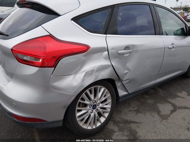 Ford Focus Titanium 2015 1FADP3N27FL241186 Image 6