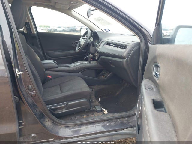 2018 HONDA HR-V 3CZRU5H57JG704325 Photo 4