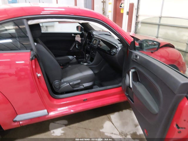 Aukcja sprzedaży 2018 Volkswagen Beetle 2.0t Coast/2.0t S, vin: 3VWFD7AT1JM707488, numer aukcji: 44576069