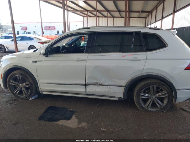 Продаж на аукціоні авто 2019 Volkswagen Tiguan 2.0t Se/2.0t Sel/2.0t Sel R-line/2.0t Sel R-line Black, vin: 3VV2B7AX5KM049400, номер лоту: 44576197
