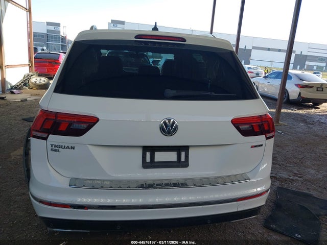 Продаж на аукціоні авто 2019 Volkswagen Tiguan 2.0t Se/2.0t Sel/2.0t Sel R-line/2.0t Sel R-line Black, vin: 3VV2B7AX5KM049400, номер лоту: 44576197