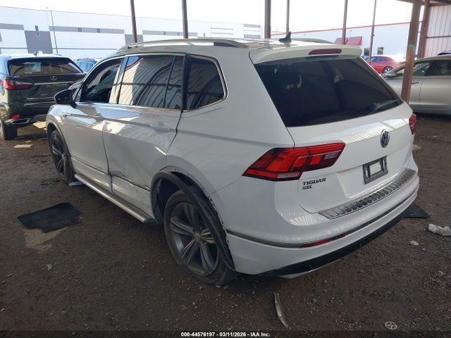 Продаж на аукціоні авто 2019 Volkswagen Tiguan 2.0t Se/2.0t Sel/2.0t Sel R-line/2.0t Sel R-line Black, vin: 3VV2B7AX5KM049400, номер лоту: 44576197