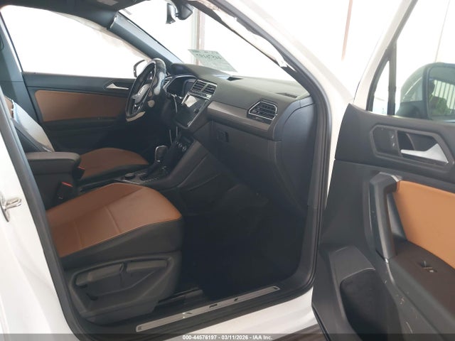 Продаж на аукціоні авто 2019 Volkswagen Tiguan 2.0t Se/2.0t Sel/2.0t Sel R-line/2.0t Sel R-line Black, vin: 3VV2B7AX5KM049400, номер лоту: 44576197