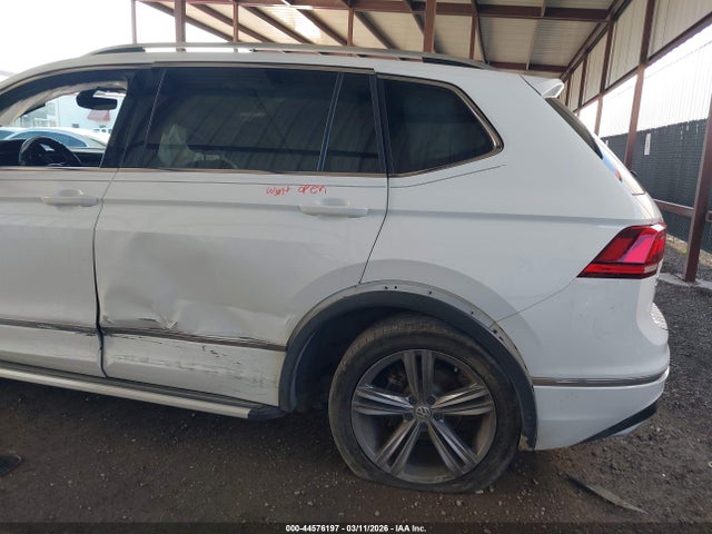 Продаж на аукціоні авто 2019 Volkswagen Tiguan 2.0t Se/2.0t Sel/2.0t Sel R-line/2.0t Sel R-line Black, vin: 3VV2B7AX5KM049400, номер лоту: 44576197