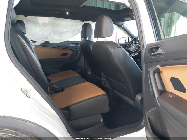 Продаж на аукціоні авто 2019 Volkswagen Tiguan 2.0t Se/2.0t Sel/2.0t Sel R-line/2.0t Sel R-line Black, vin: 3VV2B7AX5KM049400, номер лоту: 44576197