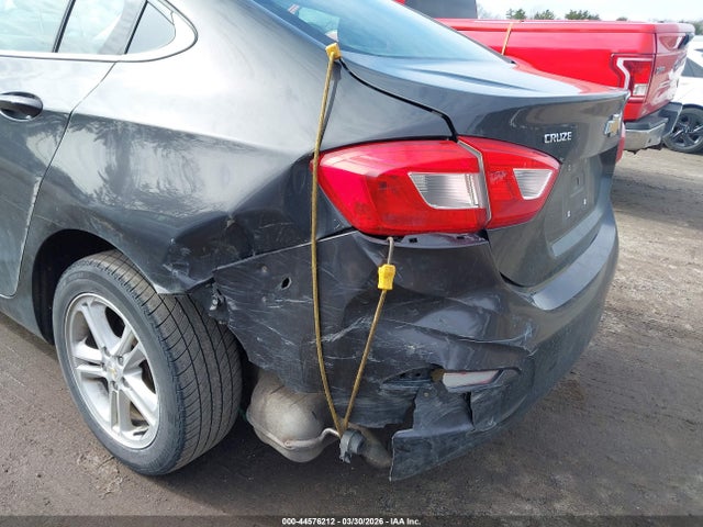 1G1BE5SM5H7183186 Chevrolet Cruze Lt Auto