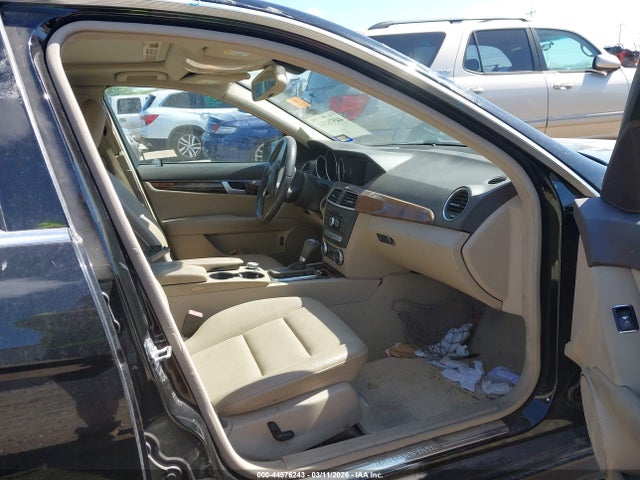 Продаж на аукціоні авто 2012 Mercedes-benz C 250 Sport, vin: WDDGF4HB5CR204065, номер лоту: 44576243