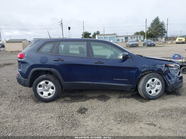 1C4PJMAB7GW147894 Jeep Cherokee Sport